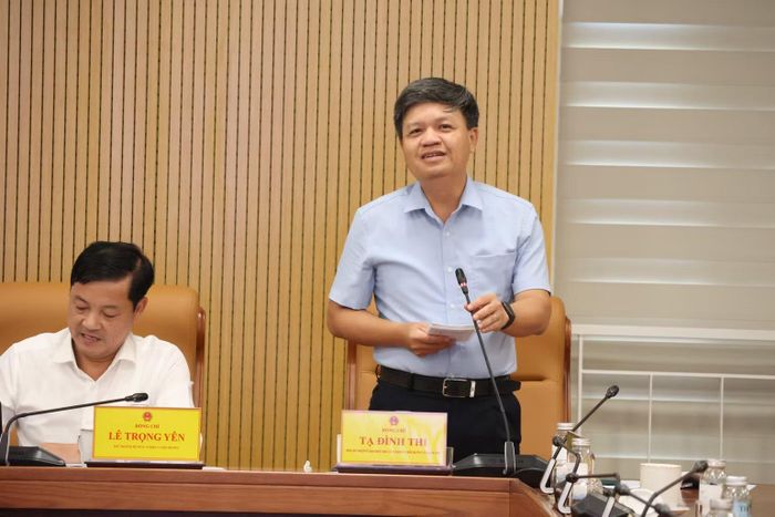 Phó Chủ nhiệm Ủy ban Khoa học, Công nghệ và Môi trường của Quốc hội Tạ Đình Thi phát biểu tại hội nghị. (Ảnh: Tiến Đạt)
