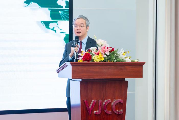 Phó Giáo sư, Tiến sĩ Đào Ngọc Tiến, Phó Hiệu trưởng Trường đại học Ngoại Thương phát biểu khai mạc. (Ảnh: FTU)
