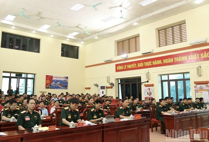 Các đại biểu dự khai mạc diễn tập. (Ảnh: QUỲNH HƯƠNG)