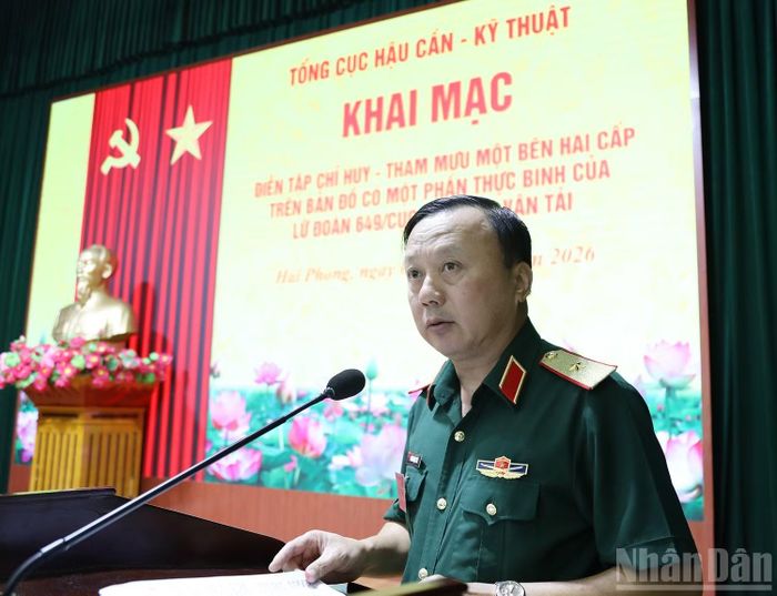  Thiếu tướng Phùng Ngọc Sơn phát biểu khai mạc, giao nhiệm vụ diễn tập cho Lữ đoàn 649. ﻿(Ảnh: QUỲNH HƯƠNG) 