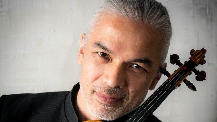 Nghệ sĩ violin Stéphane Trần Ngọc. (Ảnh: HBSO cung cấp)