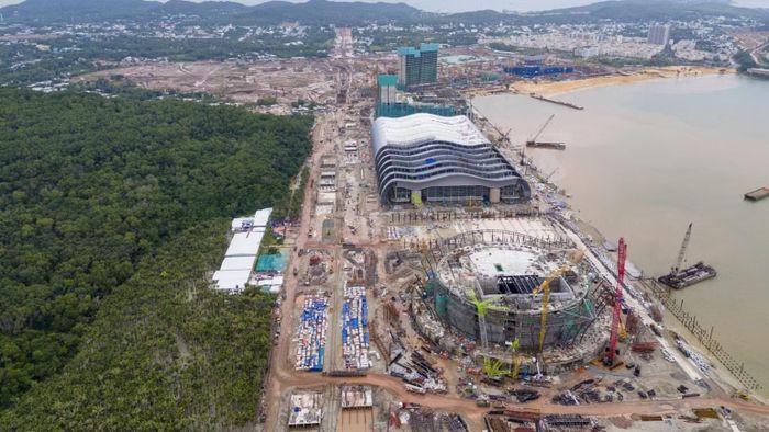 Giữa năm sau, Phú Quốc không chỉ sở hữu trục giao thông hiện đại phục vụ sự kiện quốc tế APEC 2027, mà còn tạo lập một cấu trúc đô thị kết nối hoàn chỉnh, bứt phá diện mạo kinh tế-du lịch lâu dài.