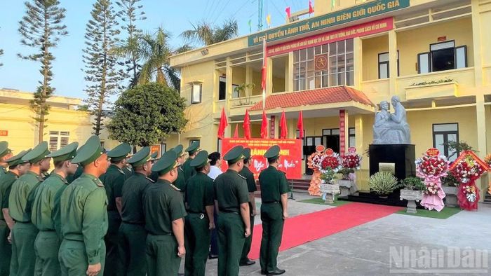 Tượng đài chính là “địa chỉ đỏ” giáo dục truyền thống cách mạng cho các thế hệ cán bộ, chiến sĩ Bộ đội Biên phòng.