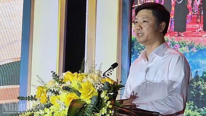 Giám đốc Sở Văn hóa, Thể thao và Du lịch Thanh Hóa phát biểu khai mạc Liên hoan Văn hóa Ẩm thực. (Ảnh: Mai Luận)