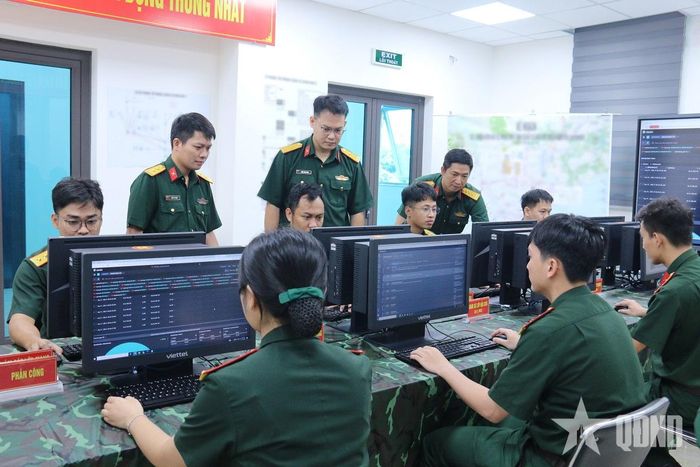 Luyện tập đối kháng trên không gian mạng ở Trung tâm 286, Bộ tư lệnh 86. Ảnh: VĂN TUYÊN 