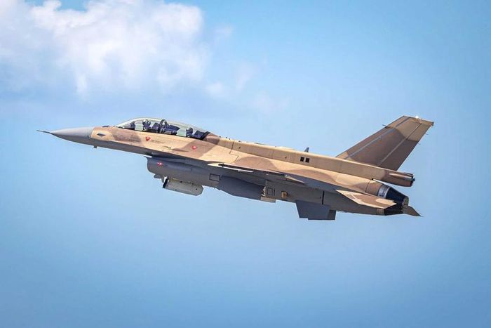 F-16 Block 72 có khung thân với tuổi thọ thiết kế lên tới 12.000 giờ bay, được trang bị radar AESA AN/APG-83 và hệ thống điện tử hàng không hiện đại. Ảnh: Lockheed Martin