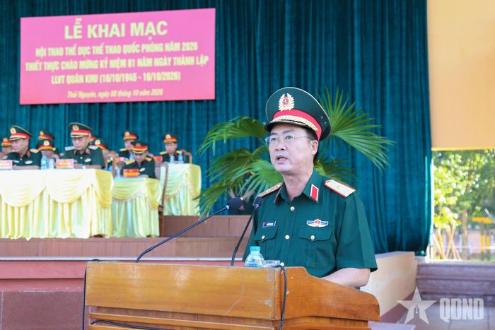  Thiếu tướng Nguyễn Văn Lịch, Phó tư lệnh, Tham mưu trưởng Quân khu 1 phát biểu chỉ đạo tại hội thao.