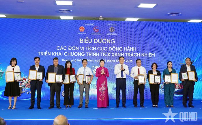  Trao thư khen các đơn vị thực hiện tốt "Chương trình tick xanh trách nhiệm".