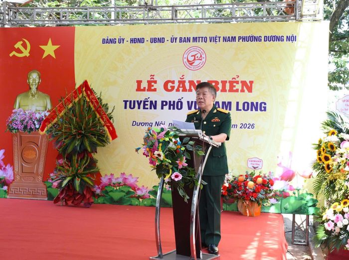  Đại tá Đoàn Nam Khoa, đại diện gia đình Trung tướng Vũ Nam Long phát biểu. Ảnh: VŨ TÚ 