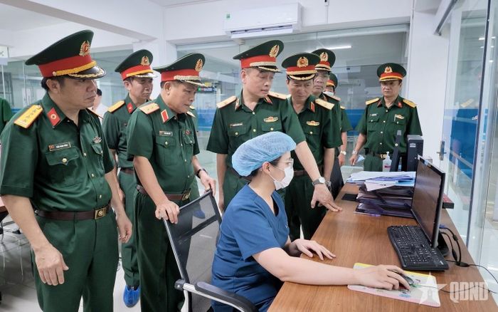 Đoàn công tác kiểm tra nhiệm vụ chuyển đổi số tại Bệnh viện Quân y 121 (Cục Hậu cần - Kỹ thuật, Quân khu 9).