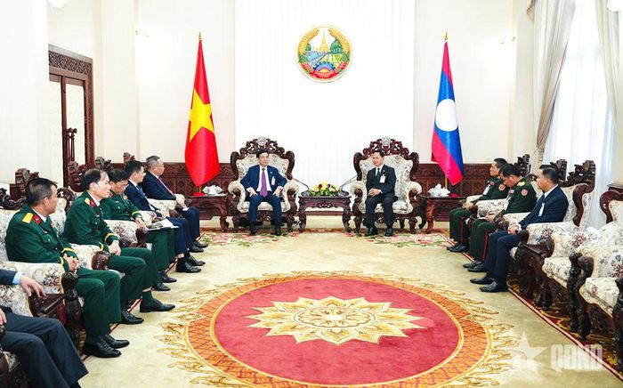 Quang cảnh hội kiến. 