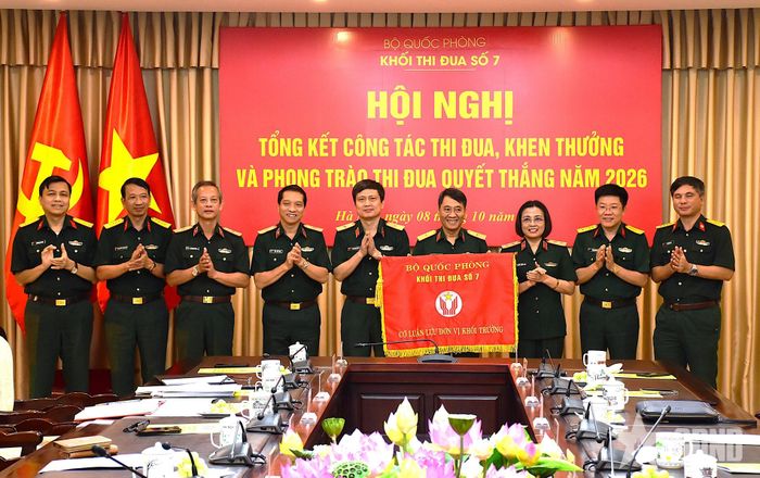  Viện Y học cổ truyền Quân đội bàn giao nhiệm vụ khối trưởng khối thi đua cho Trung tâm Nhiệt đới Việt - Nga.