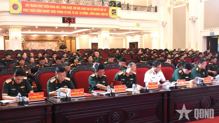  Các đại biểu dự hội nghị. 
