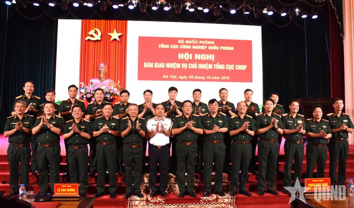  Thượng tướng Phạm Hoài Nam cùng các đại biểu dự hội nghị. 