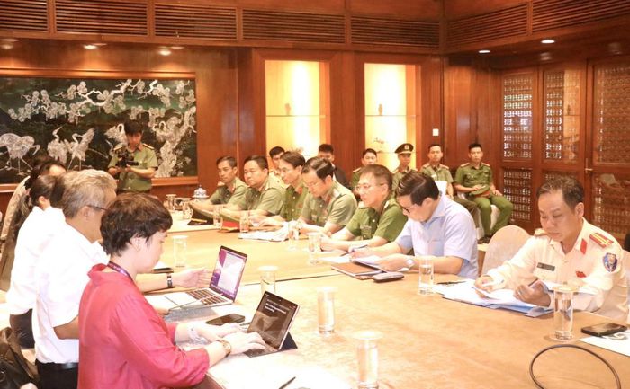 Quang cảnh buổi làm việc