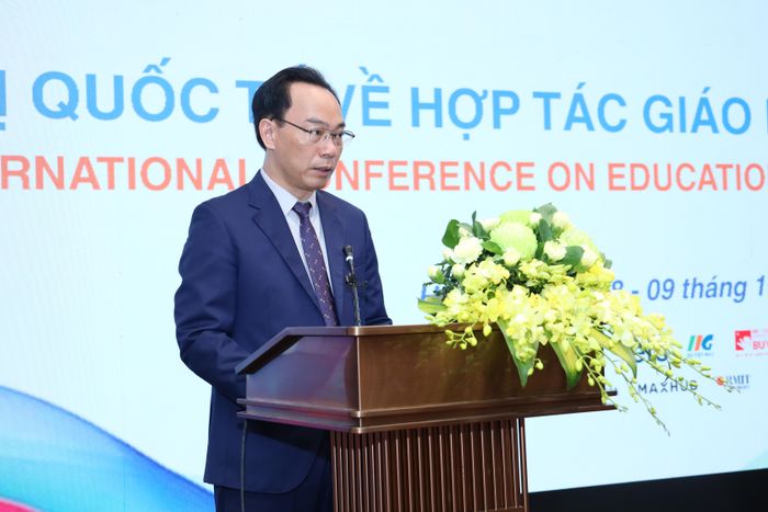  Bộ trưởng Bộ GD-ĐT Hoàng Minh Sơn phát biểu khai mạc hội nghị. Ảnh: NGUYỄN MẠNH 