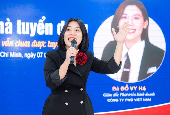  Bà Đỗ Vy Hạ, Giám đốc Phát triển Kinh doanh Công ty FWD Việt Nam, phát biểu. 