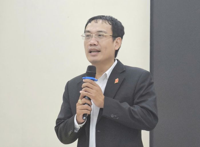  Ông Dương Hiền Chí Thông phát biểu. 