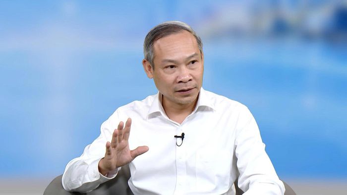  Ông Phan Đức Hiếu, Ủy viên chuyên trách Ủy ban Kinh tế và Tài chính của Quốc hội khóa XVI, trao đổi tại tọa đàm. Ảnh: NGHIÊM LAN 