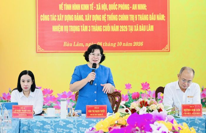 Phó Bí thư Thành ủy TPHCM Văn Thị Bạch Tuyết phát biểu chỉ đạo tại hội nghị. Ảnh: VIỆT DŨNG