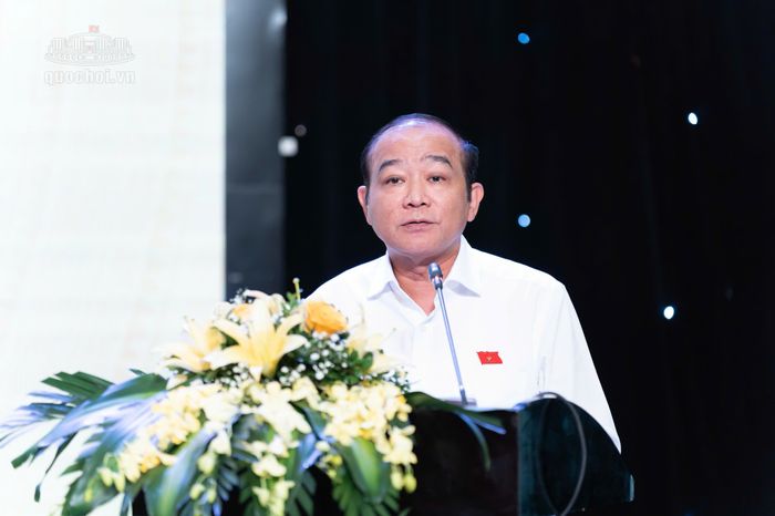  Phó Trưởng đoàn chuyên trách đoàn Đại biểu Quốc hội TP Hải Phòng Lã Thanh Tân phát biểu tại hội nghị. Ảnh: Quochoi.vn 