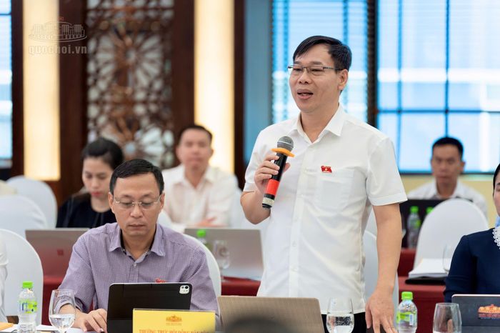  Phó Chủ nhiệm Ủy ban Khoa học, Công nghệ và Môi trường của Quốc hội Đỗ Đức Hồng Hà phát biểu tại hội nghị. Ảnh: Quochoi.vn 