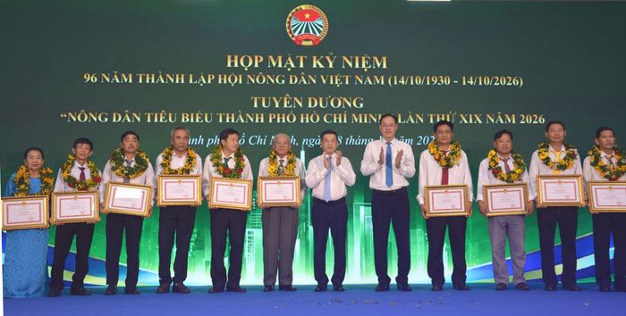  Tuyên dương nông dân tiêu biểu của toàn thành phố năm 2026. Ảnh: ĐỨC TRUNG 