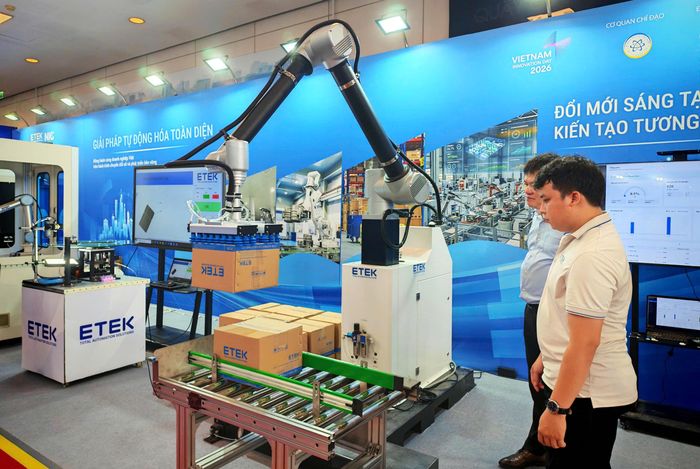  Triển lãm thành tựu KH-CN tại Ngày hội Đổi mới sáng tạo quốc gia 2026 diễn ra ở Hà Nội, ngày 4-10. Ảnh TRẦN BÌNH 