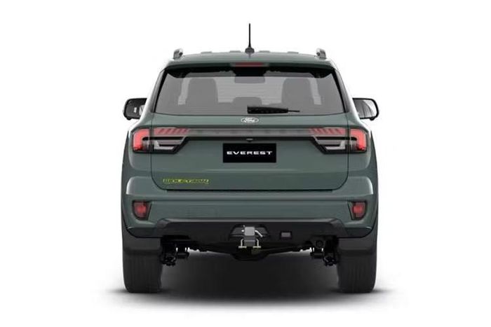 Ford Everest Wolftrak 2027 có hai cấu hình động cơ diesel tại Australia. Phiên bản tiêu chuẩn sử dụng động cơ 2.0L bi-turbodiesel 4 xi-lanh, sản sinh công suất 207 mã lực và mô-men xoắn cực đại 500 Nm. Cao hơn là động cơ V6 turbodiesel 3.0L, đạt công suất 247 mã lực và mô-men xoắn 600 Nm. Cả hai phiên bản đều sử dụng hộp số tự động 10 cấp và hệ dẫn động bốn bánh 4WD.
