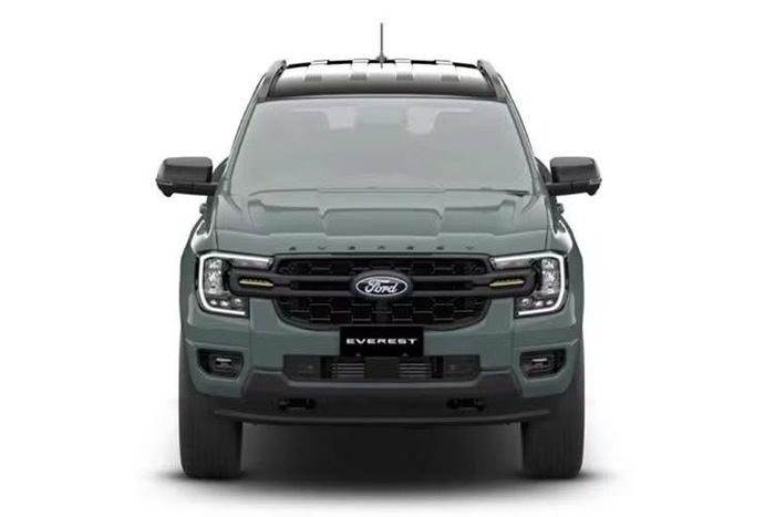 Đi kèm là bộ điều khiển phanh moóc tích hợp và hệ thống cảnh báo kết nối moóc. Ford cũng trang bị Pro Trailer Backup Assist, công nghệ hỗ trợ người lái khi lùi xe cùng moóc. Hệ thống giám sát điểm mù Blind Spot Monitoring cũng có khả năng mở rộng phạm vi hoạt động dựa trên chiều dài của moóc phía sau.