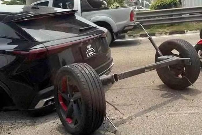 Kết quả điều tra của hãng xác định nguyên nhân gốc rễ xuất phát từ việc máy hàn tự động của nhà cung cấp linh kiện bị lệch hiệu chuẩn (miscalibration).