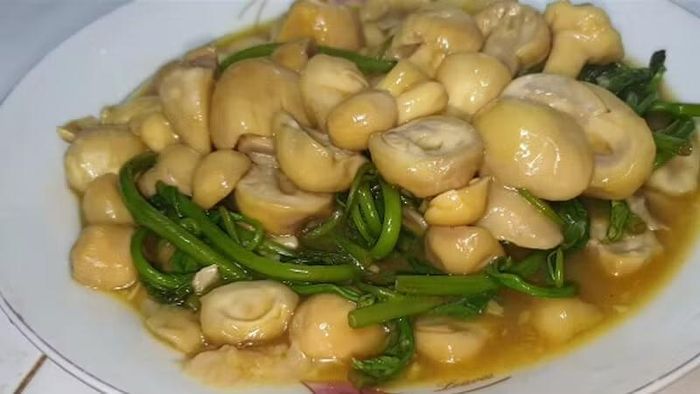 Không cần phải là loại rau đắt tiền, rau lang vẫn có thể góp phần cung cấp nhiều dưỡng chất cần thiết cho cơ thể. Ảnh: Bách hoá XANH