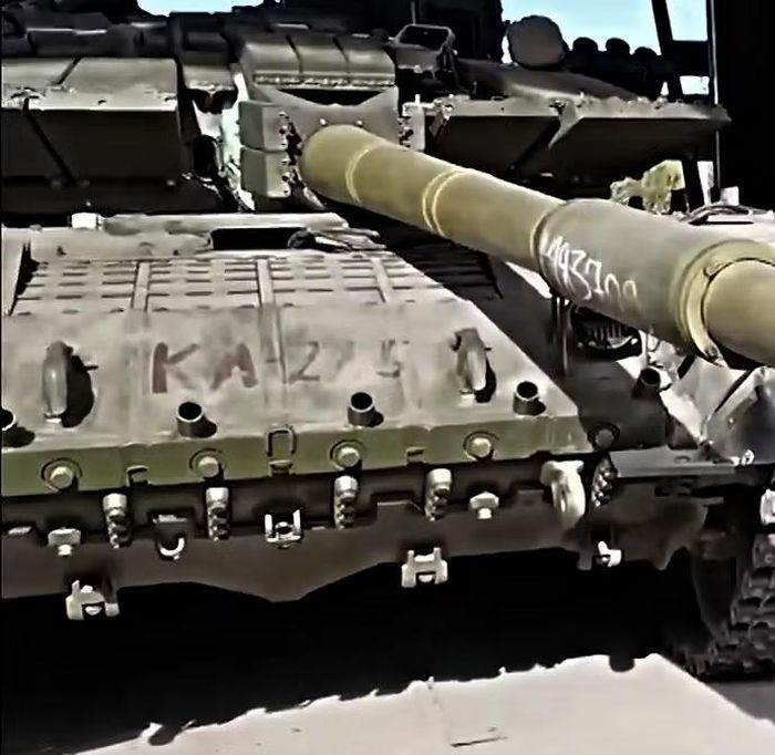 Một chiếc xe tăng T-72B3M mới hoàn thành nâng cấp.