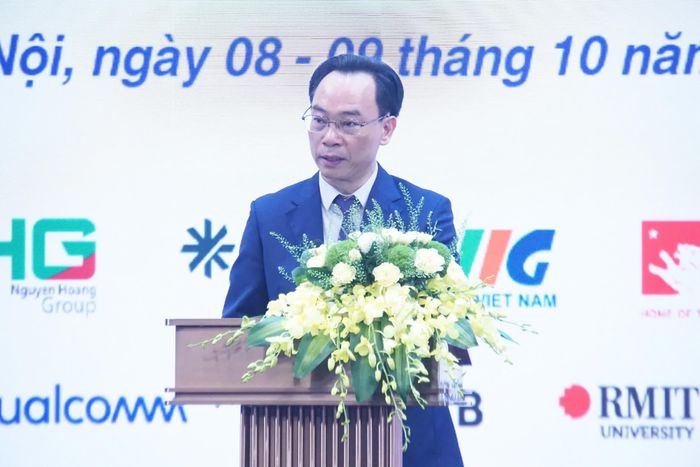 Bộ trưởng Hoàng Minh Sơn nhấn mạnh: hợp tác quốc tế trong giáo dục và công nghệ giáo dục đang trở nên cấp bách hơn bao giờ hết.