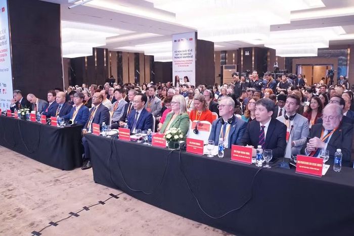 Các đại biểu tham dự hội nghị.