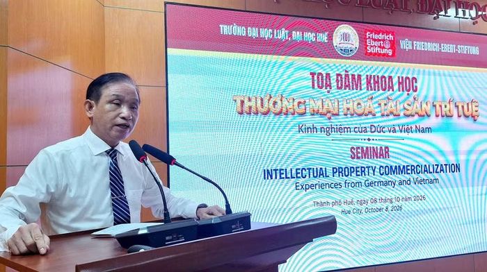 PGS.TS Đoàn Đức Lương, Hiệu trưởng Trường ĐH Luật Huế phát biểu khai mạc Tọa đàm khoa học.