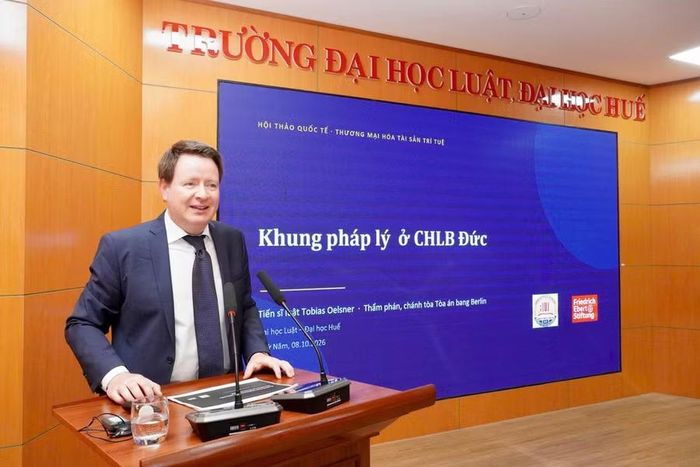 TS Tobias Oelsner, Thẩm phán Tòa án khu vực Berlin, CHLB Đức chia sẻ nhiều vụ việc thực tế về khung pháp lý ở Đức.
