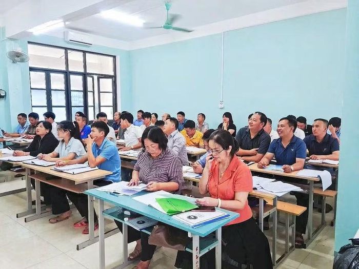 Chương trình đào tạo được triển khai theo hướng kết hợp giữa ngôn ngữ - văn hóa - phương pháp dạy học - nghiệp vụ sư phạm.