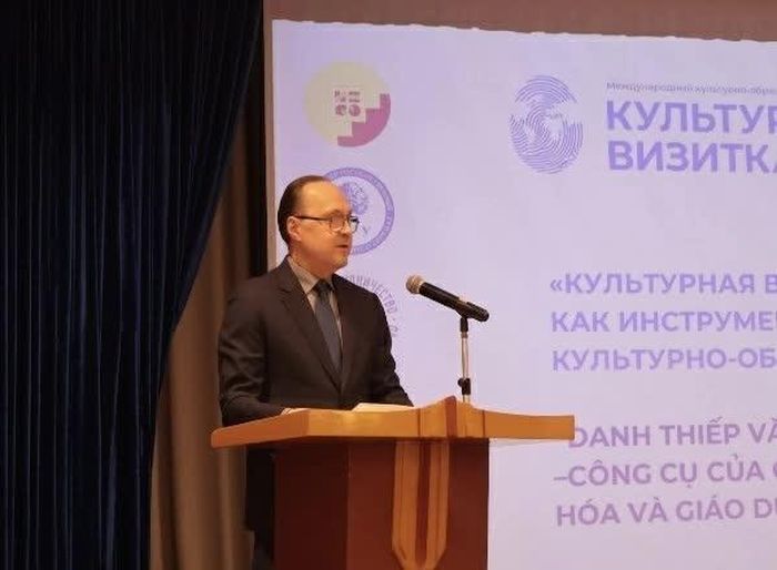 Đại sứ Liên bang Nga tại Việt Nam Gennady Stepanovich Bezdetko phát biểu về yếu tố quan trọng trong ngoại giao giữa hai nước.(Ảnh: Minh Hằng)