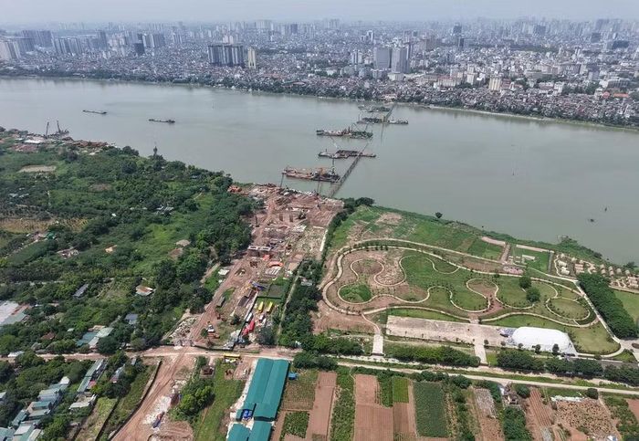 Hình ảnh thi công cầu Trần Hưng Đạo kết nối trung tâm Hà Nội với khu vực phía Đông. Ảnh: Ngọc Hải