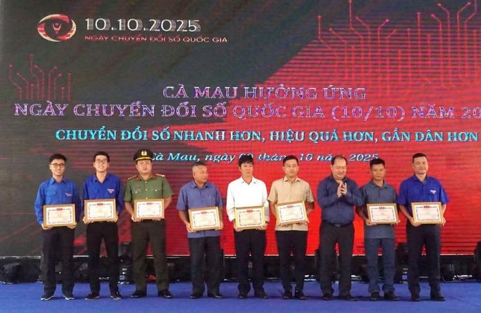 Chương trình hưởng ứng ngày Chuyển đổi số quốc gia năm 2025 của tỉnh Cà Mau - Ảnh: BKHCN.