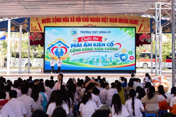 Hình ảnh tại vòng chung kết cuộc thi 'Mái ấm kiên cố - Cộng đồng kiên cường'. Ảnh: NH