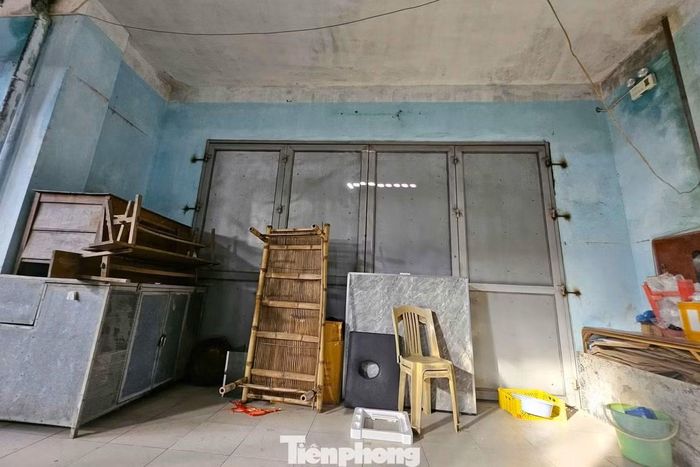Theo Ban quản lý chợ Phong Toàn, ngay từ khi đi vào hoạt động, tỷ lệ khai thác các quầy hàng chỉ đạt khoảng 25-30% và có xu hướng giảm dần. Sau dịch COVID-19, thói quen mua bán của người dân thay đổi càng khiến hoạt động kinh doanh tại chợ khó khăn.