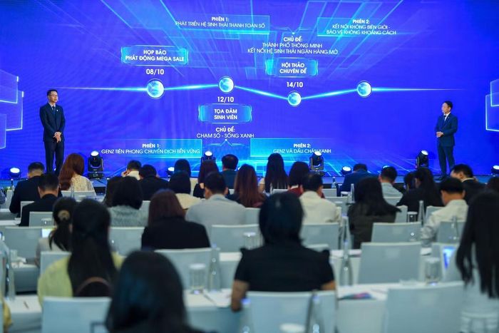 Ông Phùng Công Sưởng - Tổng Biên tập Báo Tiền Phong và ông Nguyễn Quang Hưng - Chủ tịch HĐQT NAPAS - đồng Trưởng Ban tổ chức Ngày Thanh toán số Việt Nam 2026 - chia sẻ về hành trình 5 năm, từ Ngày thẻ Việt Nam đến Ngày Thanh toán số Việt Nam.
