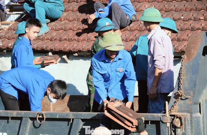 Qua hoạt động, tuổi trẻ xã Kim Bảng tiếp tục phát huy tinh thần xung kích, tình nguyện, trách nhiệm với cộng đồng; đồng hành cùng cấp ủy, chính quyền trong công tác giải phóng mặt bằng, góp phần tạo sự đồng thuận để dự án được triển khai đúng tiến độ.