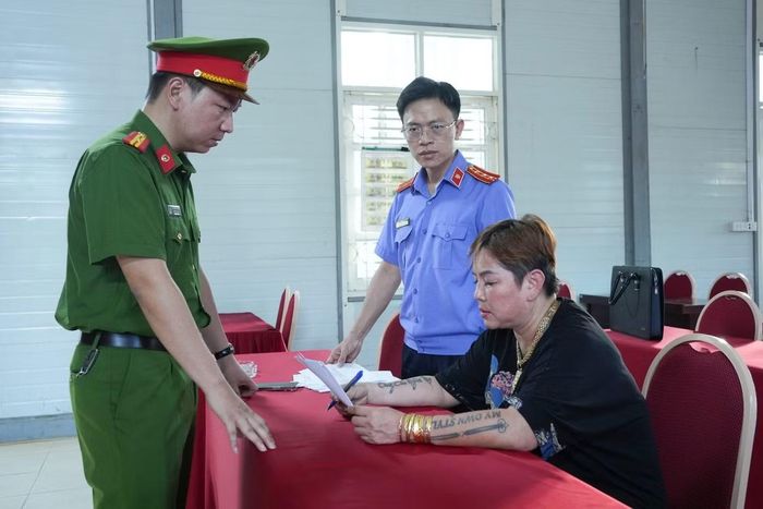 Lực lượng chức năng làm việc với đối tượng Thảo Rằn Ri.