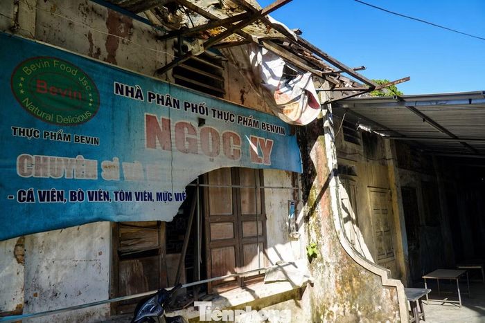 Đến nay mới có 8 hộ được phê duyệt bồi thường, trong khi 30 hộ còn lại chờ hoàn thiện các thủ tục liên quan đến chính sách hỗ trợ đối với nhà ở thuộc sở hữu Nhà nước.
