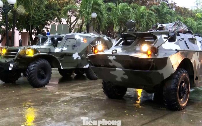 Lực lượng chức năng sẵn sàng phương tiện ứng phó với các tình huống thiên tai.
