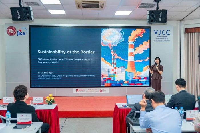 TS Vũ Kim Ngân trình bày tại Hội thảo.
