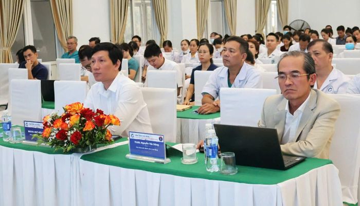 Các đại biểu tham dự hội thảo.